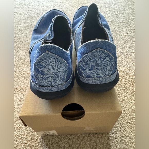 Cushe Blue Tropic Women’s Shoes, size 7 - Picture 2 of 5